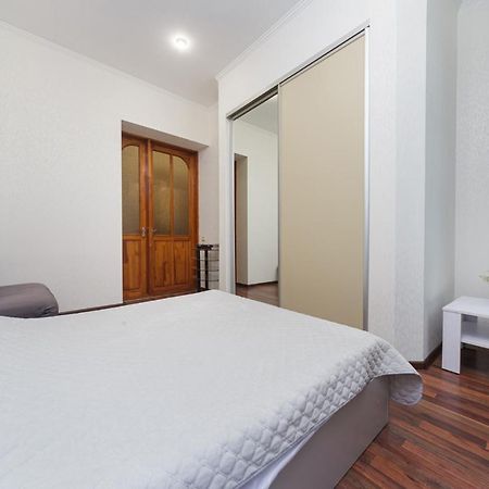 Apartment Zhukovskogo 17 Одесса Экстерьер фото