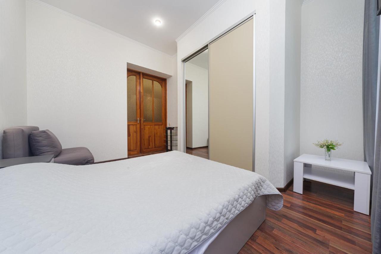 Apartment Zhukovskogo 17 Одесса Экстерьер фото