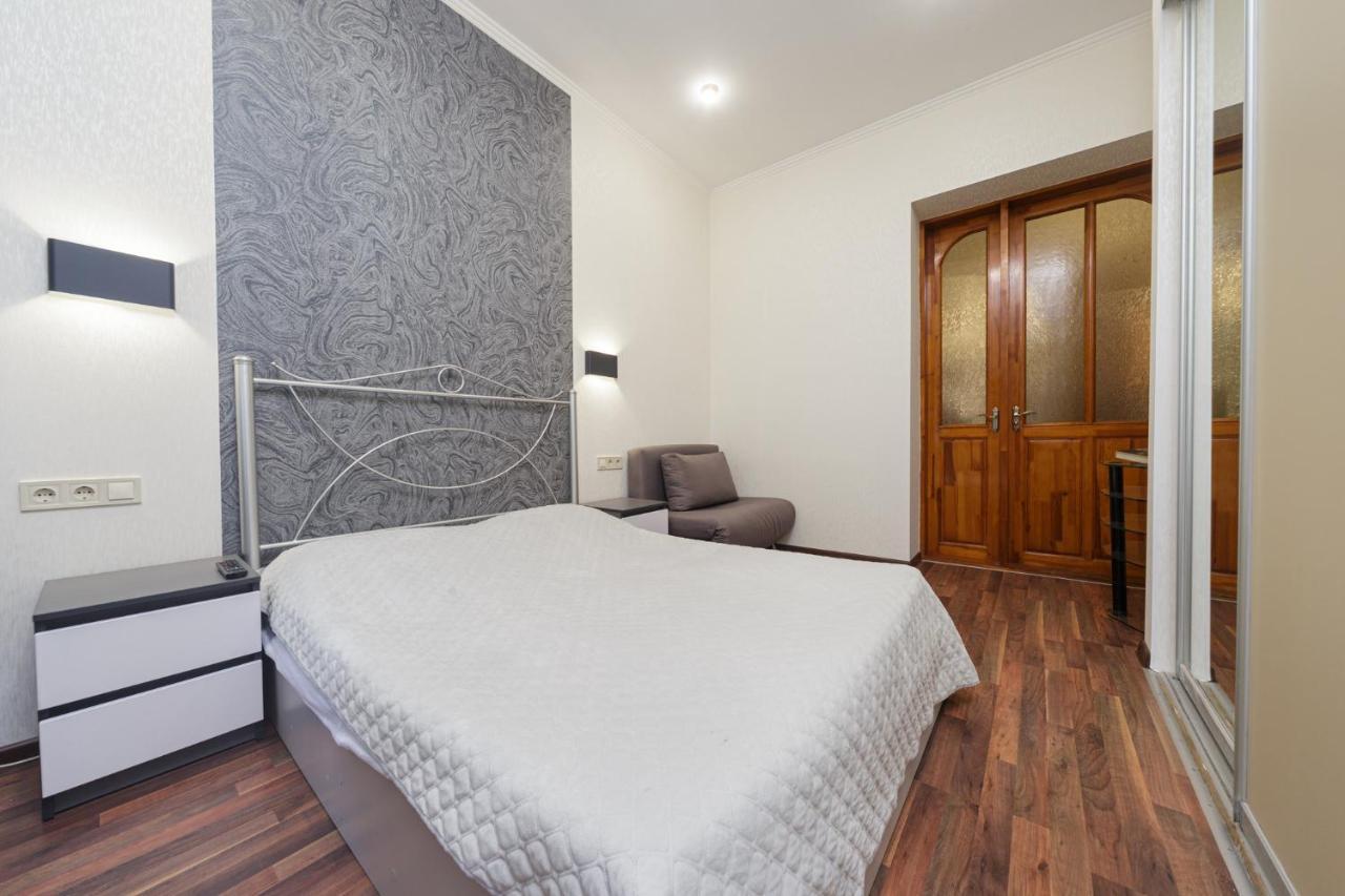 Apartment Zhukovskogo 17 Одесса Экстерьер фото